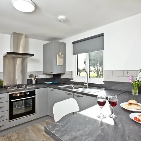 Wheal Rose -Beautifully Fitted Lodge Helston Cornwall Экстерьер фото